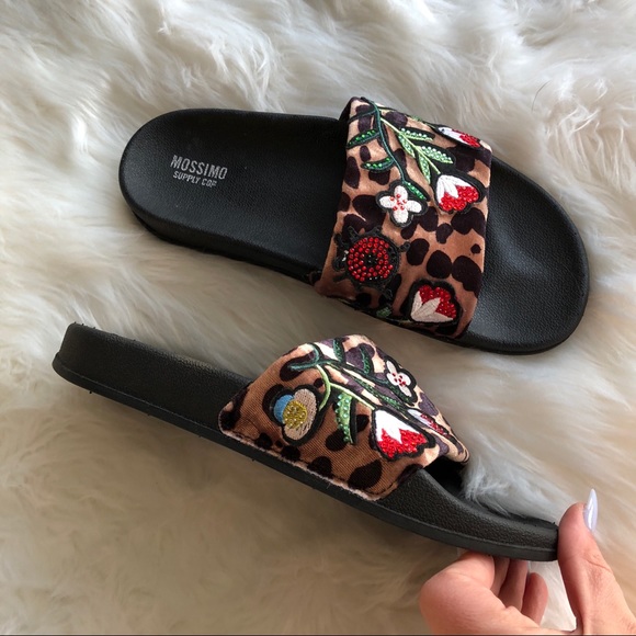 Mossimo • Leopard Floral Slides - Picture 5 of 7